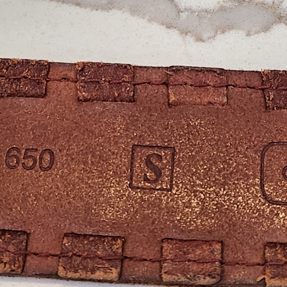 Fossil 100% Leather Belt Size Small - Picture 10 of 10